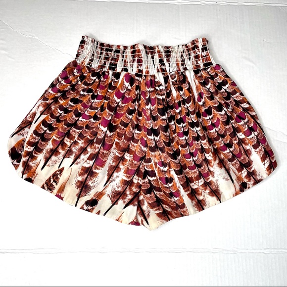 Show Me Your MuMu Feather Print 2” Shorts Women’s XS High Waisted Smocked - Picture 2 of 6